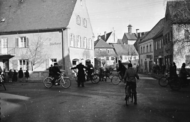 Straßenbild an der Kreuzung Scheyerer-/Kellerstraße (vor 1960)