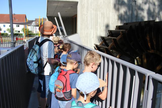 Das Zuppinger Wasserrad liefert sauberen Strom