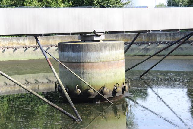 Das Mittelbauwerk im Nachklärbecken