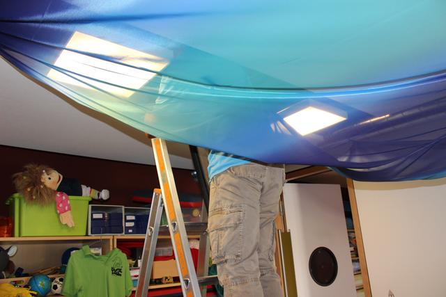 Auch die Decke wird gesaugt