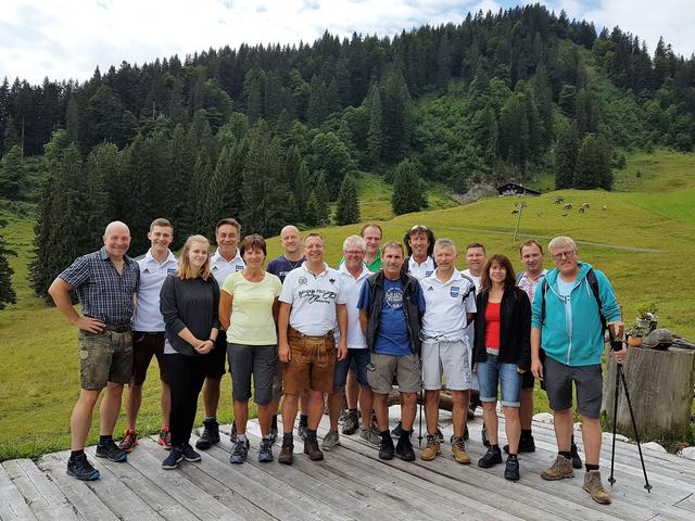 Der diesjährige Sommerausflug der Schiedsrichtergruppe Pfaffenhofen führte nach Reit im Winkl, wo man bei ausgiebigen Wanderungen das Winklmoosplateau und die Klausenbachklamm erkundete. | Foto: Wolfgang Inderwies