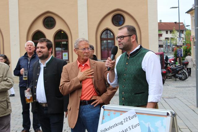 Wolfgang Dick (Festzelt Tradition) freut sich auf das Volksfestdebüt der Klosterbrauerei Scheyern.