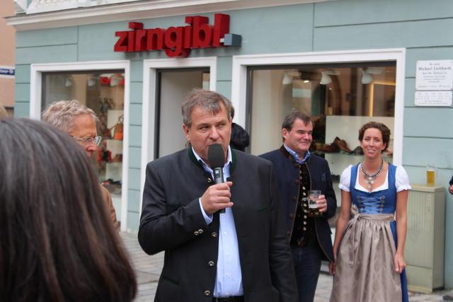 Lorenz Stiftl (großes Festzelt) freut sich auf die Volksfestköniginnenwahl in seinem Festzelt.