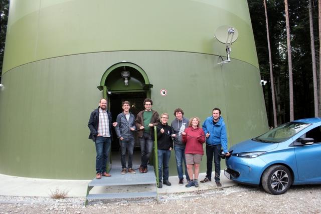 Mit dem Energie- und Solarverein am Windkraftwerk im Lustholz