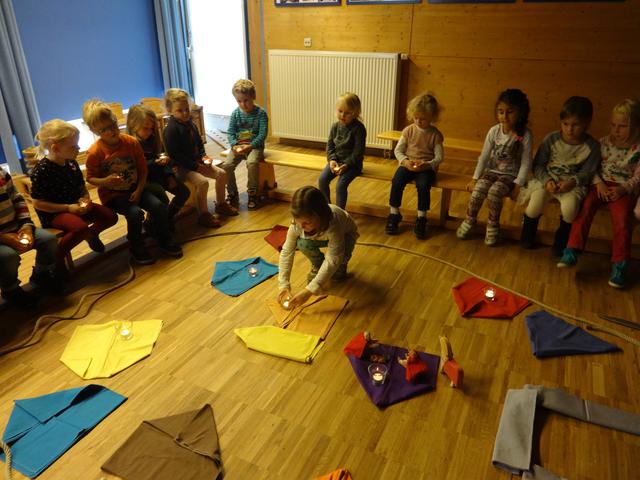 Martinsfeier im Kindergarten Maria Rast in Niederscheyern