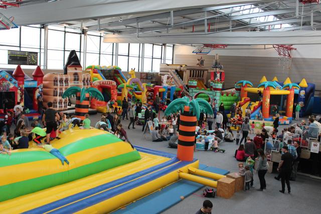 Die Neiderscheyerer Mehrzweckhalle als Indoor-Spielplatz