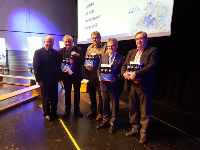 Foto (Henssel,BLSV) v. links: Bezirksvorsitzender Otto Marchner und die ehemaligen Kreisvorsitzenden Fritz Goschenhofer (Neuburg-Schrobenhausen), Uli Hesse (München), Florian Weiß (Pfaffenhofen) und Werner Marras (Eichstätt).