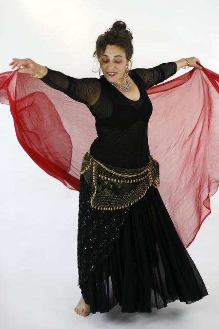 Die Tänzerin Mouna Sabbagh tritt beim Internationalen Kulturfest am 5. Mai auf.