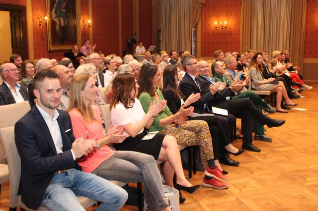 Das Publikum bei der Auftaktveranstaltung im Festsaal