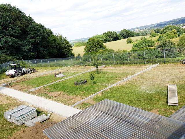 ... zur Realität: Aus der Luft ist die neue Einteilung der Hunde-Ausläufe bereits zu erkennen