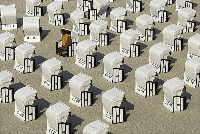 "Strandkörbe" von Michael Harries