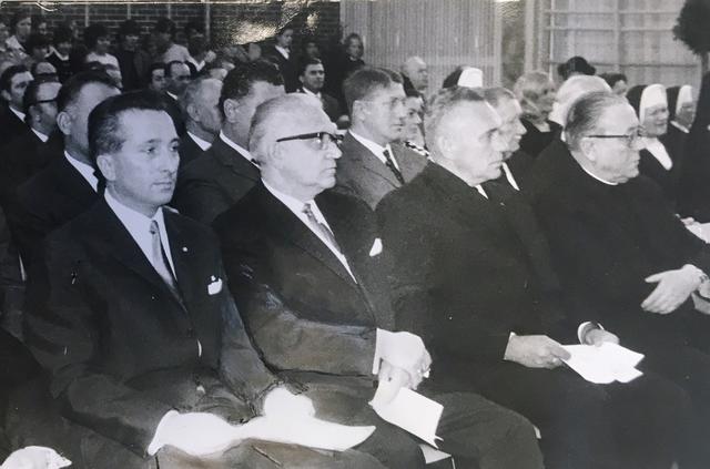 Ehrengäste bei der Schuleinweihung (v.li.): Landrat Dr. Eisenmann, Oberschulrat Weber, der evang. Pfarrer Reuther und geistlicher Rat Stadtpfarrer Grimm (1967)
