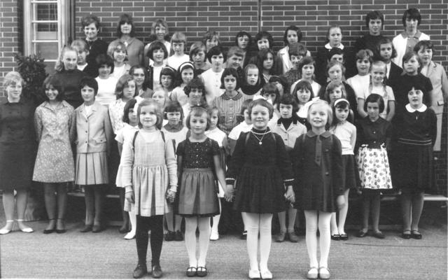 Schülerinnen der Mädchenschule (1967)