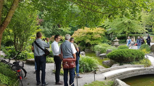 Der Blick über den Rand des eigenen Beets: Besichtigung des Japanischen Gartens auf dem Gartenschaugelände in Würzburg