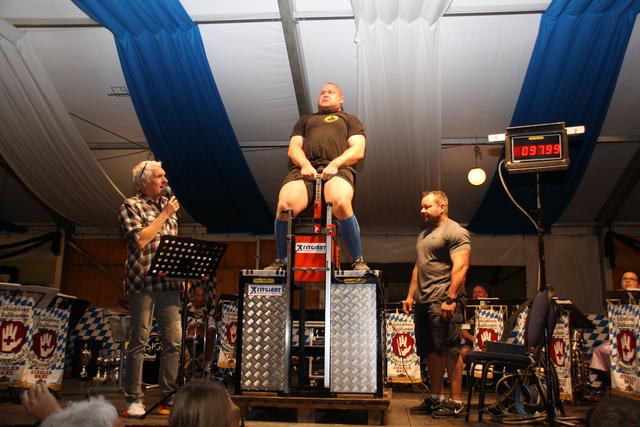 Jonas Nedvidek siegte bei den Männern im Schwergewicht