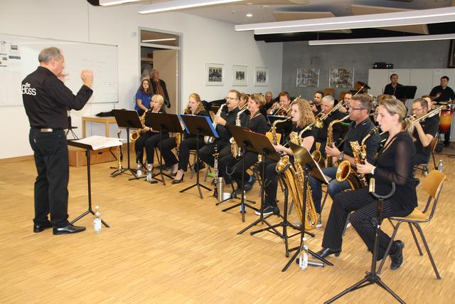 Die Big Band der Stadtkapelle im neuen Proberaum