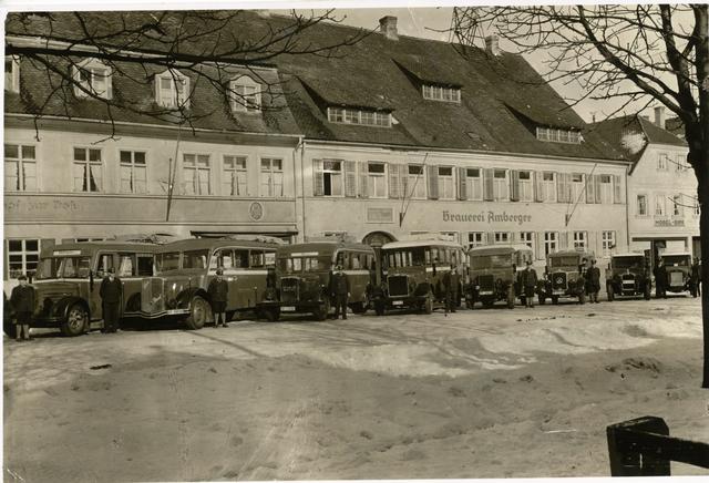 Der Fuhrpark der Post in Pfaffenhofen mit den gerne genutzten Postomnibussen (1938). | Foto: Andreas Sauer