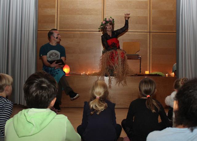 Fozmin und Bernd Jungmeier nahmen die Kinder mit auf die Fidschi-Inseln.