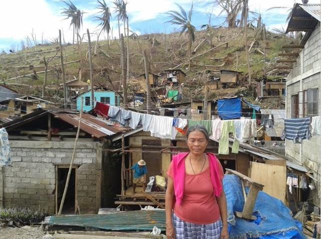 Im November 2013 verwüstete der Taifun Haiyan die Häuser von maninoy-Patenfamilien auf der Insel Leyte. Er erreichte Windgeschwindigkeiten von über 300 km/h.