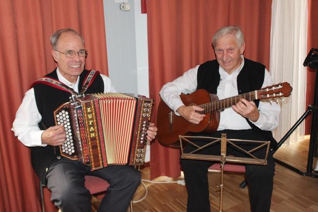 Franz Brückl und Jürgen Weber begleiteten die Nachmittage musikalisch
