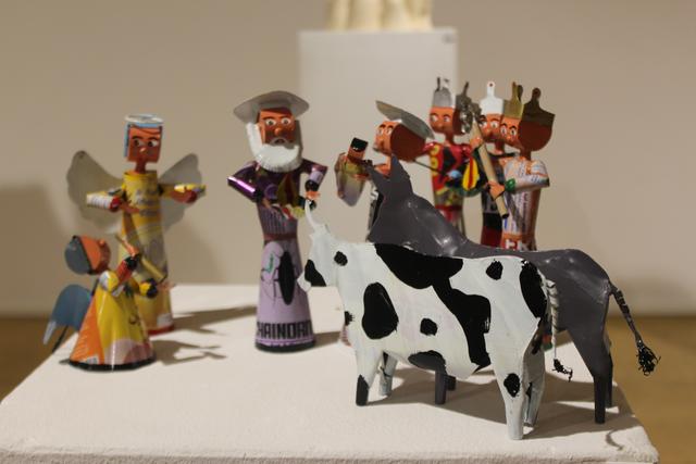 Krippenfiguren aus Recyclingmaterial von einer Künstlergruppe aus Bamako (Mali)