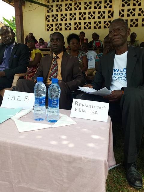 v.l.: Bezirksinspektor für Bildung und Vereinsmitglied New Leg | Foto: New Leg