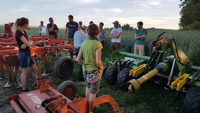Felderbegehung auf dem Biolandhof Kreppold