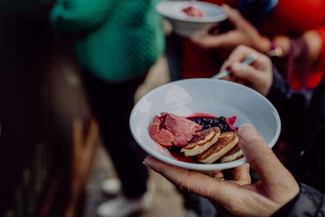 Pancakes mit Beeren-Rahmeis | Foto: Lukas Sammetinger