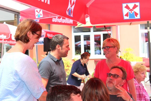 Bürgermeister Thomas Herker und Heidi Andre, die Leiterin des Seniorenbüros