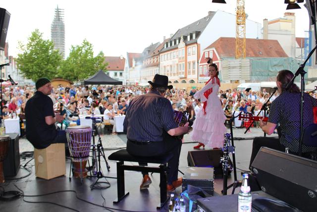 Internationale Nacht mit Locos por la Rumba