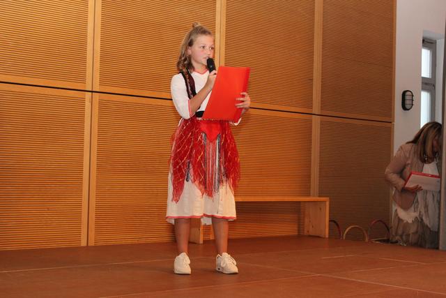 Die Kinder- und Jugendtanzgruppe des Albanisch-Deutschen Kulturvereins Sali Çekaj