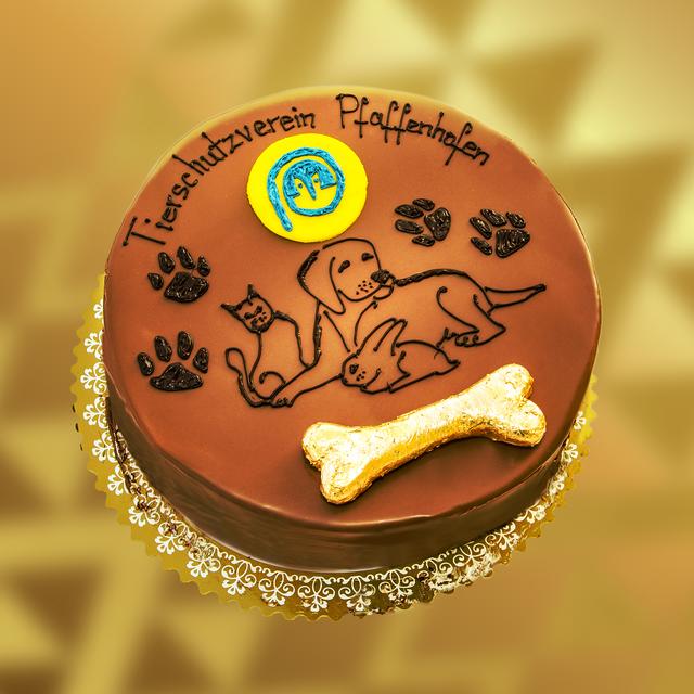 Schönheit ist vergänglich: Auch diese Torte musste dran glauben. Übrig von der Pracht blieben lediglich ein paar Krümel. Ein besonders nettes Mitbringsel der Konditorin Patricia Beis, Tierfan und Besitzer dreier Hunde: Lulu, Lucky und Lolo.