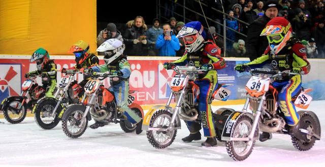 Wurden bei der Pfaffehofener Premiere schnell zu den Publikumslieblingen: Die Junioren! | Foto: Niklas Breu
