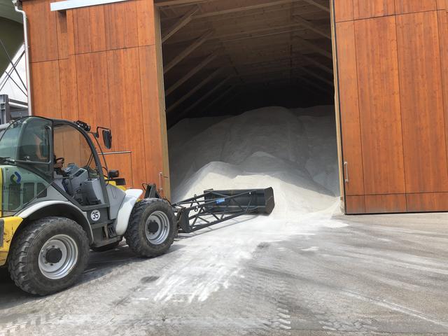 Und damit die Halle auch wirklich ausgenutzt werden kann - alles zusammenschieben