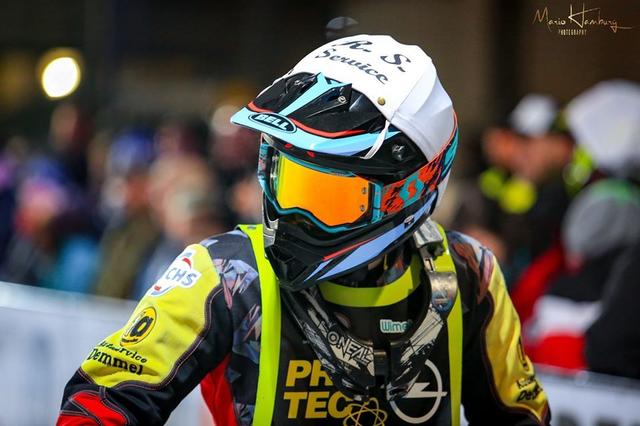 Die Augen sind auf die Startnummer 3 gerichtet: Julian Bielmeier betreitet sein Heimrennen! | Foto: Mario Hamburg