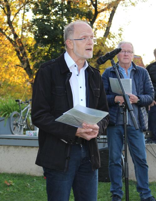 Klinikseelsorger Hans Schlatterer (rechts Sepp Steinbüchler)