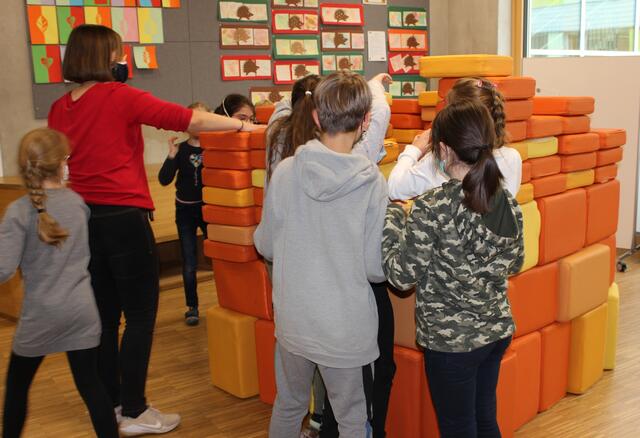 Auch zum Spielen ist in der Ganztags-Grundschule am Nachmittag Zeit. | Foto: Elisabeth Steinbüchler