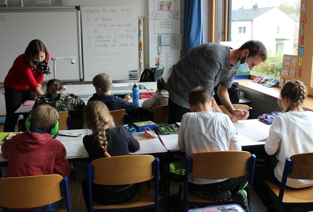 Ganz individuell werden die Kinder an der Grundschule Pfaffenhofen nachmittags von den AWO-Mitarbeitern betreut und gefördert. | Foto: Elisabeth Steinbüchler