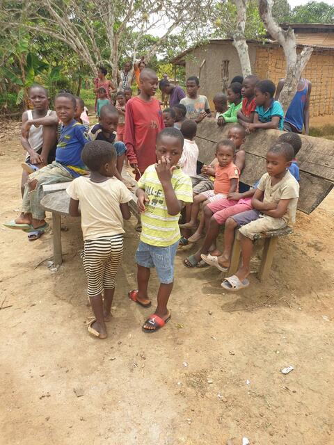 Schulkinder in Njana