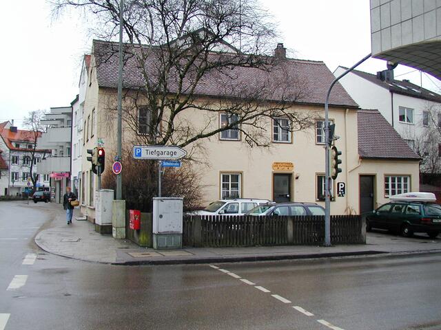 Ein altes, baufälliges Geb äude, im Sommer kochend heiß, im Winter nur mit Wärmflaschen zu ertragen. | Foto: Pfaffenhofener Kurier