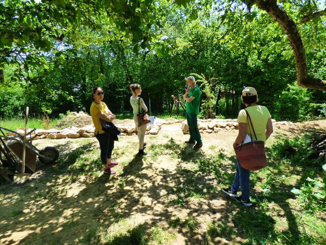 InterKulturGarten PAF - LebensRaumErlebnisPfad:
Inbetriebnahme 02.06.2021: v.l.n.r.: Diana, LAG-Managerin &amp; Geschäftsführerin Carmen Glaser, Manfred und Thea