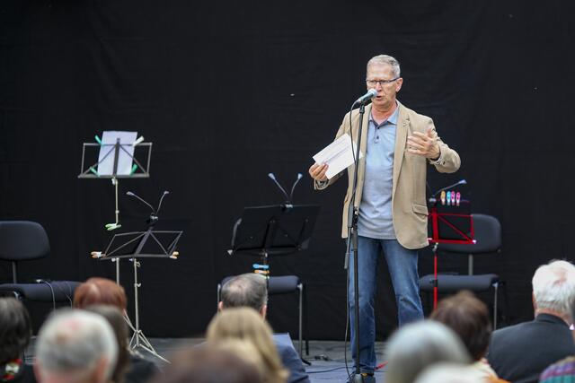 Pfaffenhofens zweiter Bürgermeister Roland Dörfler bei der Eröffnung des Kultursommers | Foto: Florian Schaipp