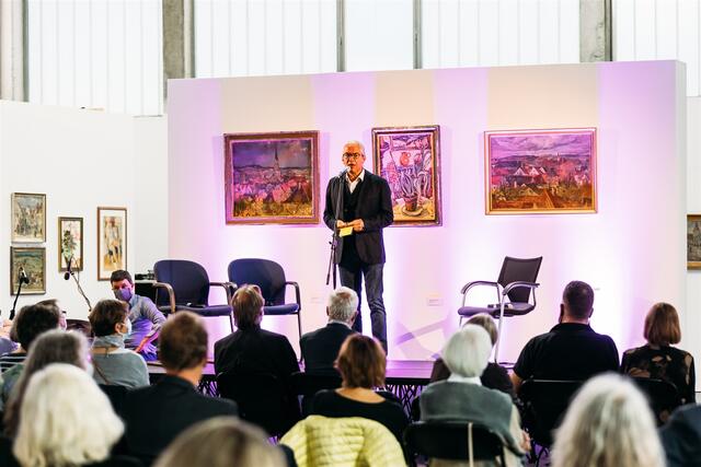 Steffen Kopetzky hält eine Rede  | Foto: Lukas Sammetinger