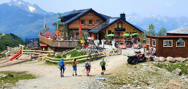Die Ascher Hütte liegt im österreichischen Paznauntal auf 2.256 m Höhe und ist eine Alpenvereinshütte. | Foto: Klaus Baumgärtel