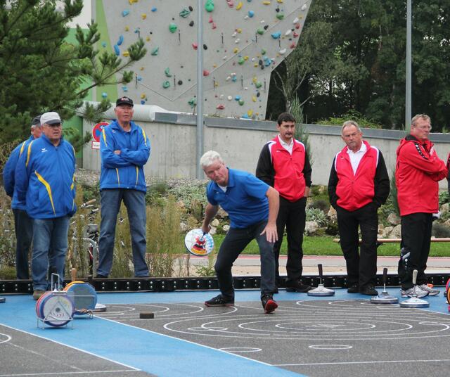 Das Training der Stockschützen des MTV Pfaffenhofen findet jeden Donnerstag ab 18 Uhr auf den Stockbahnen beim Freibad statt. | Foto: Dieter Götz