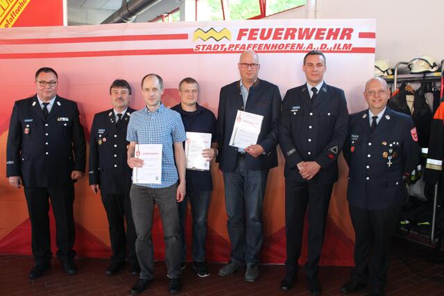 Ehrung für 25 Jahre Vereinszugehörigkeit und teilweise aktive Dienstzeit