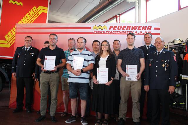 Ehrung für 10 Jahre Vereinszugehörigkeit und teilweise aktive Dienstzeit