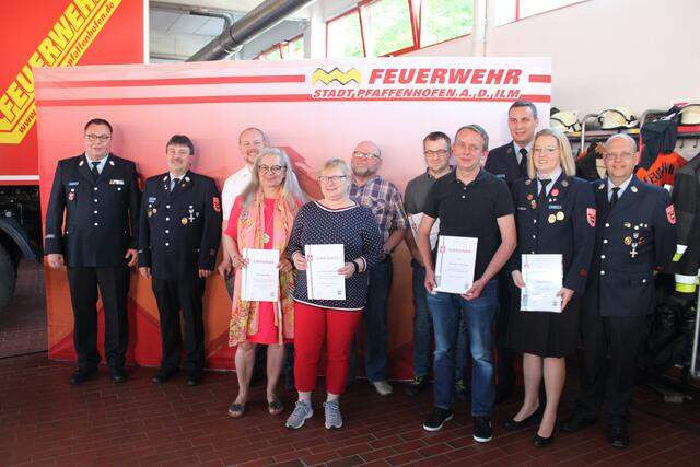 Ehrung für 20 Jahre Vereinszugehörigkeit und teilweise aktive Dienstzeit