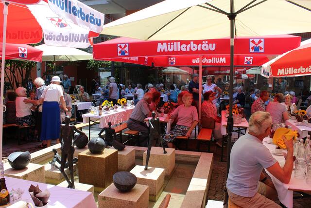 Sommerfest im Innenhof des Bürgerzentrums Hofberg
