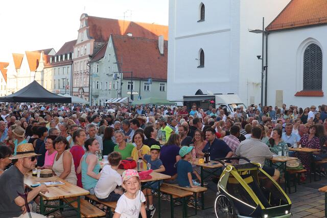 Ausgelassene Stimmung bei der Internationalen Nacht